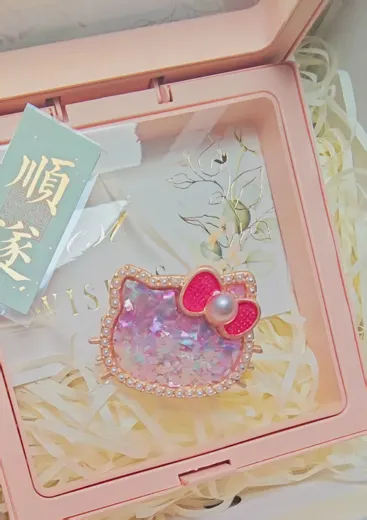 Hello Kitty胸针